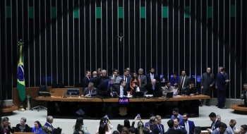 Câmara aprova urgência para PL que proíbe desconto automático no INSS